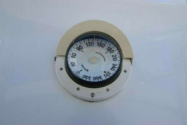 Hatteras 60 Convertible Yacht For Sale