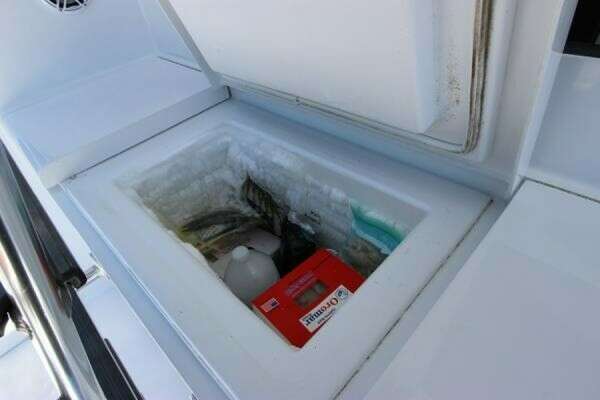 Hatteras 60 Convertible Yacht For Sale