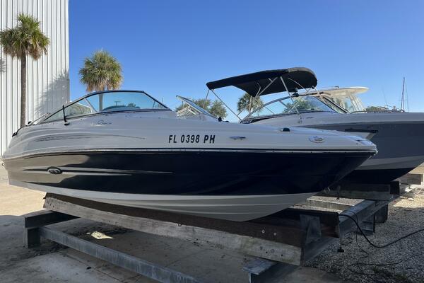 20ft Sea Ray Yacht For Sale