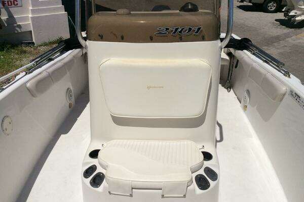 Photo of the 2005 Seaswirl Striper 