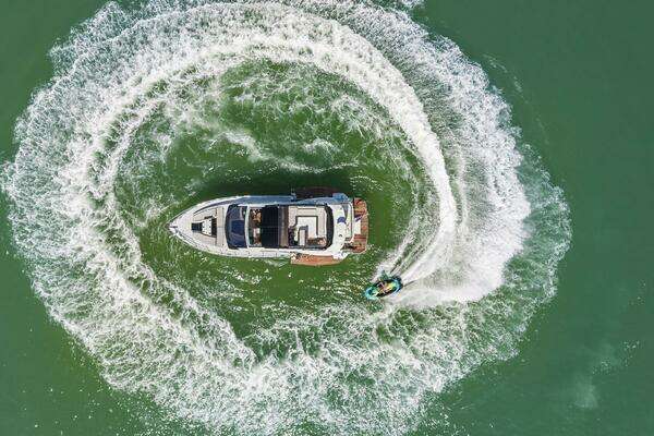 Galeon 470 Sky Yacht For Sale