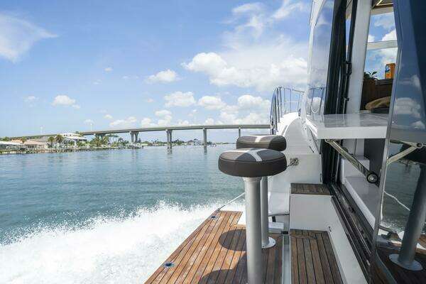 Galeon 470 Sky Yacht For Sale