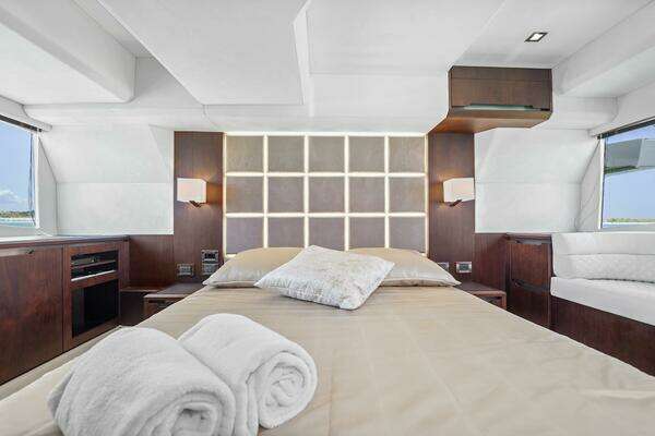 Galeon 470 Sky Yacht For Sale