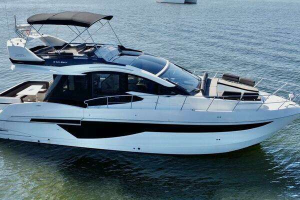 Galeon 470 Sky Yacht For Sale