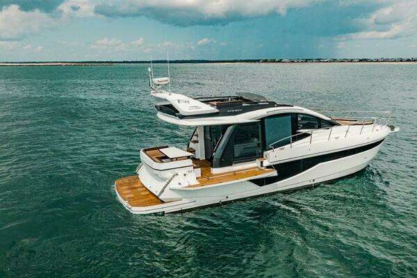 Galeon 470 Sky Yacht For Sale