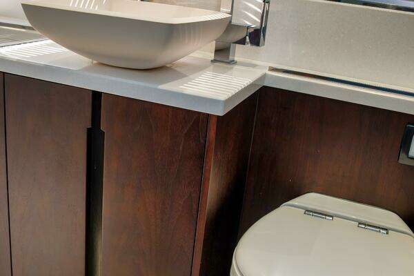 Galeon 470 Sky Yacht For Sale