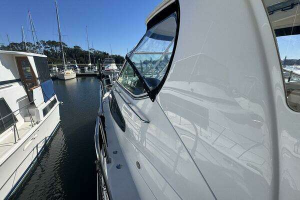 Cruisers Yachts 405 Express Motoryacht Yacht For Sale