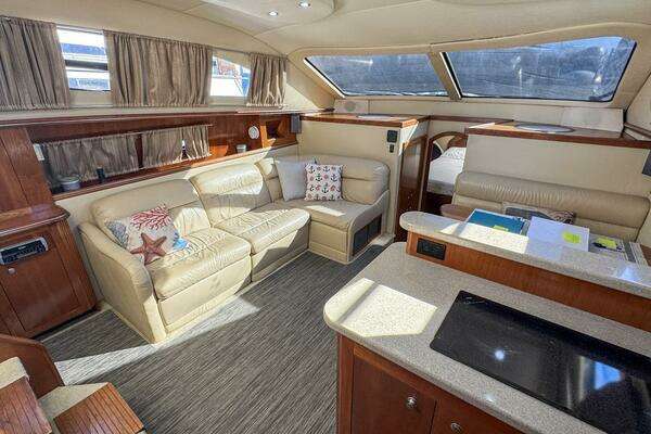 Cruisers Yachts 405 Express Motoryacht Yacht For Sale