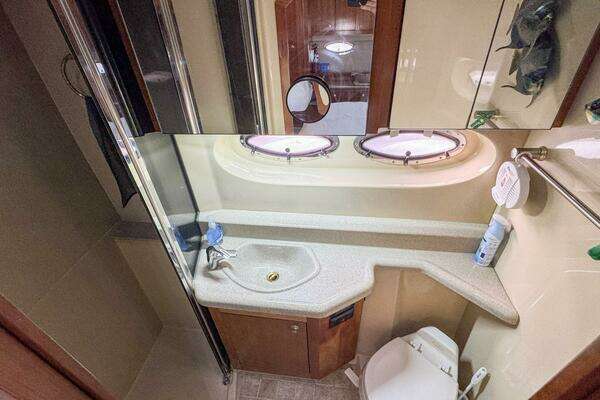 Cruisers Yachts 405 Express Motoryacht Yacht For Sale