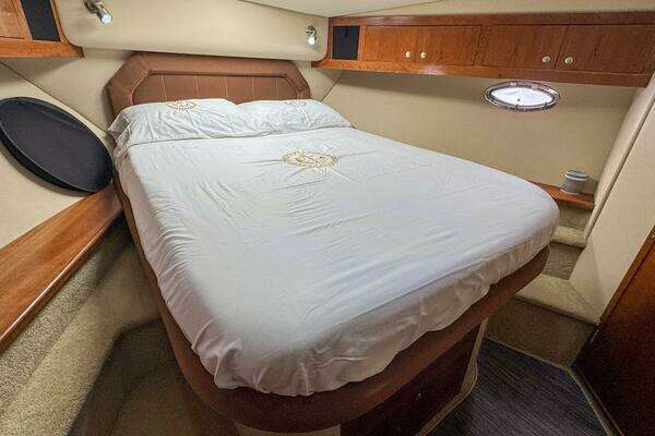Cruisers Yachts 405 Express Motoryacht Yacht For Sale