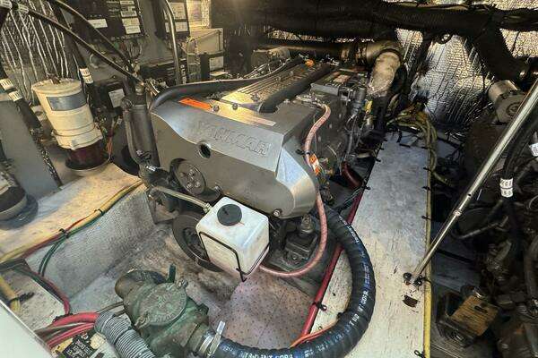 Cruisers Yachts 405 Express Motoryacht Yacht For Sale