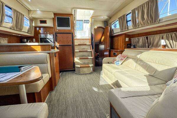 Cruisers Yachts 405 Express Motoryacht Yacht For Sale