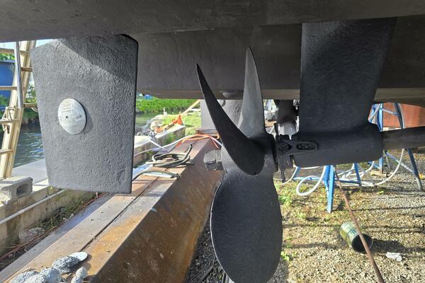 White Pearl 1 56ft Hampton Yacht For Sale