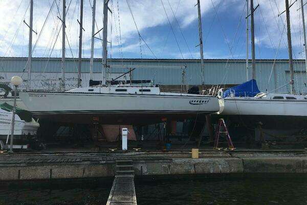 Photo of the 1992 Tartan Thomas "Seaguel"