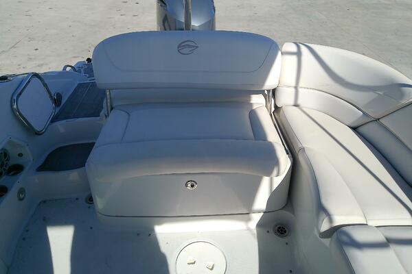 26ft Crownline Yacht For Sale