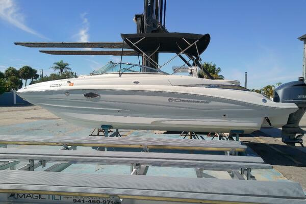 26ft Crownline Yacht For Sale