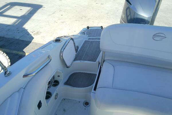 26ft Crownline Yacht For Sale