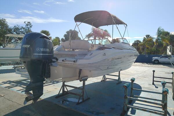 26ft Crownline Yacht For Sale