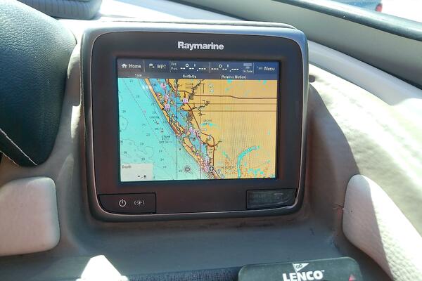 26ft Crownline Yacht For Sale