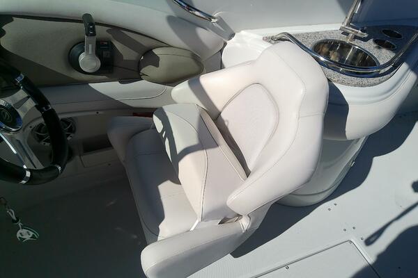 26ft Crownline Yacht For Sale