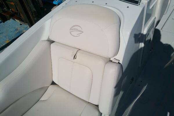 26ft Crownline Yacht For Sale