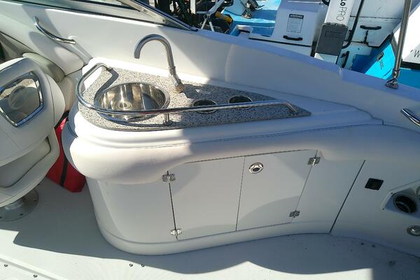 26ft Crownline Yacht For Sale