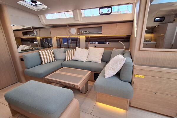 52ft Beneteau Yacht For Sale