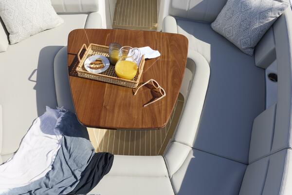 38ft MJM Yacht For Sale