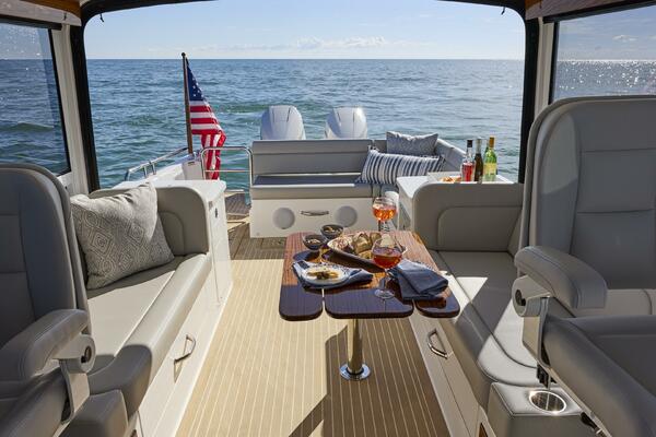 38ft MJM Yacht For Sale