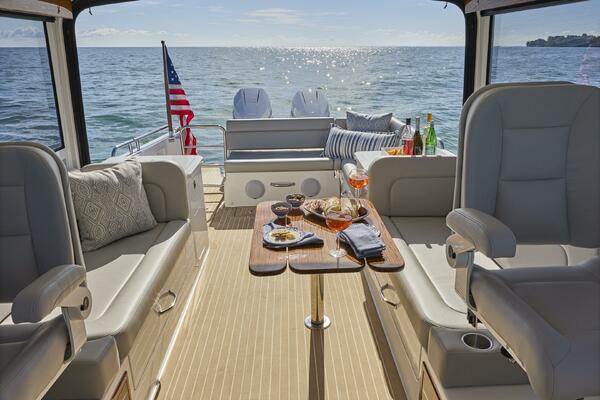 38ft MJM Yacht For Sale