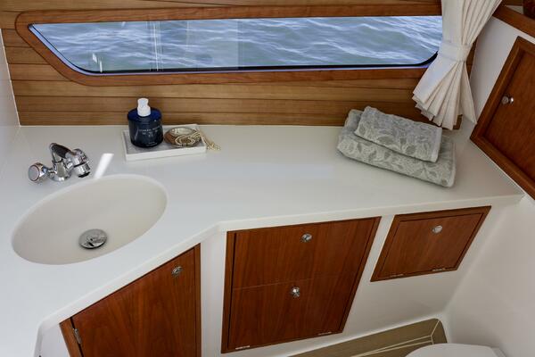 38ft MJM Yacht For Sale