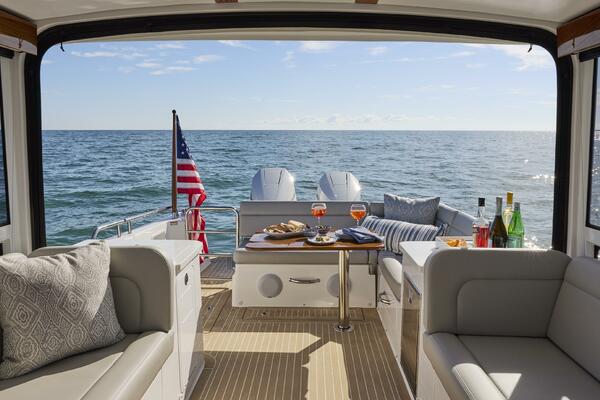 38ft MJM Yacht For Sale