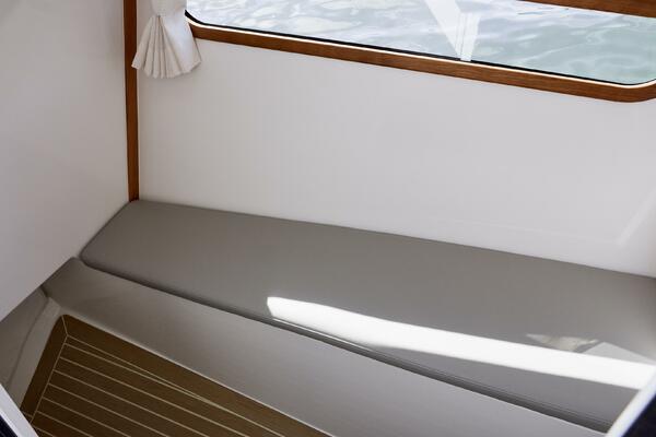 38ft MJM Yacht For Sale