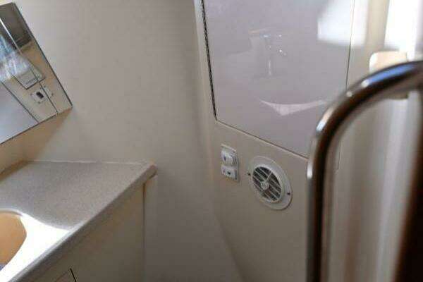 Photo of the 2003 Hunter 456