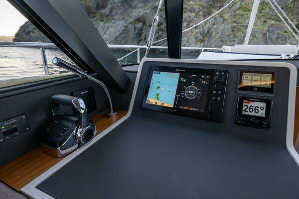 Moody 41DS Yacht For Sale