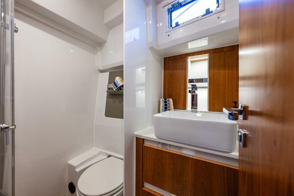 NO NAME  41ft Moody Yacht For Sale