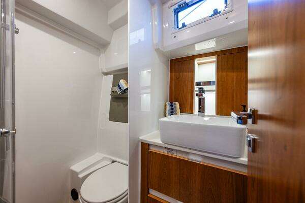 Moody 41DS Yacht For Sale