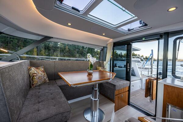 NO NAME  41ft Moody Yacht For Sale