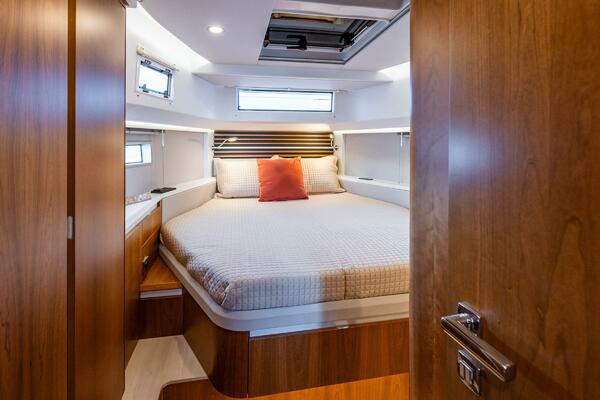 NO NAME  41ft Moody Yacht For Sale