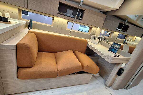 47ft Beneteau Yacht For Sale