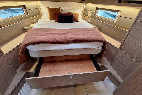 47ft Beneteau Yacht For Sale