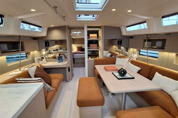 47ft Beneteau Yacht For Sale