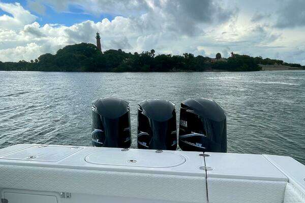 Venture 39CC Yacht For Sale