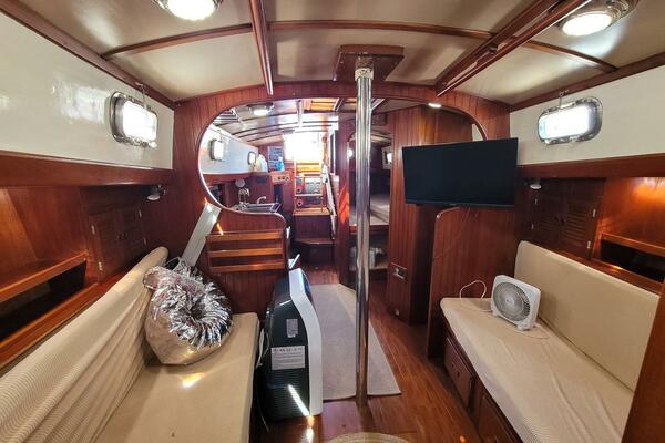 Albatross 37ft Tayana Yacht For Sale