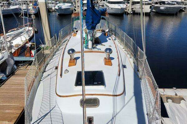 Photo of the 1984 Tayana 37 "Albatross"