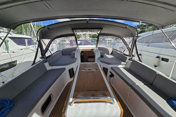 Kaimana 51ft Jeanneau Yacht For Sale