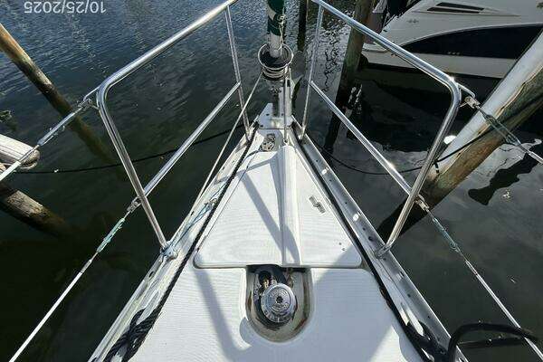 Photo of the 2007 Beneteau 373 "Cool Breeze"