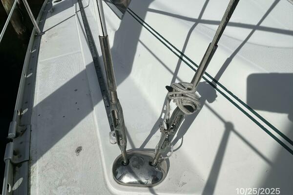 37' Beneteau standing rigging3