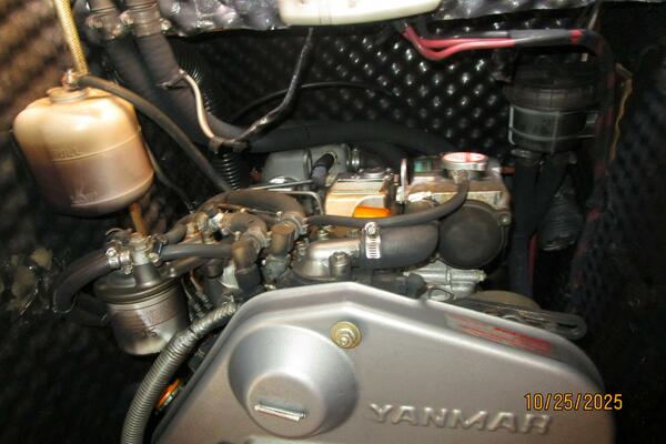 37' Beneteau auxiliary 