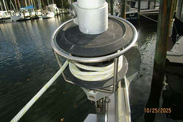 Photo of the 2007 Beneteau 373 "Cool Breeze"